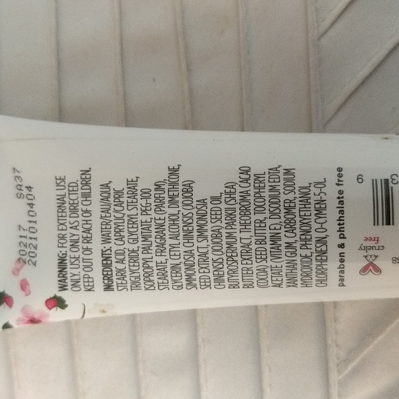 NWT body cream - Picture 2 of 2